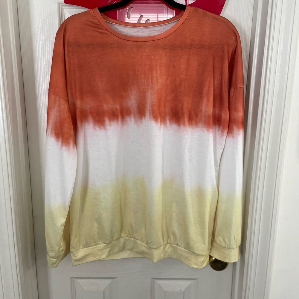NWOT Women’s long sleeve color block shirt